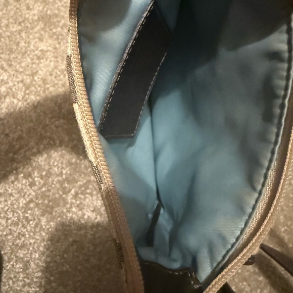 Authentic Coach Signature Crossbody Bag - Picture 4 of 4
